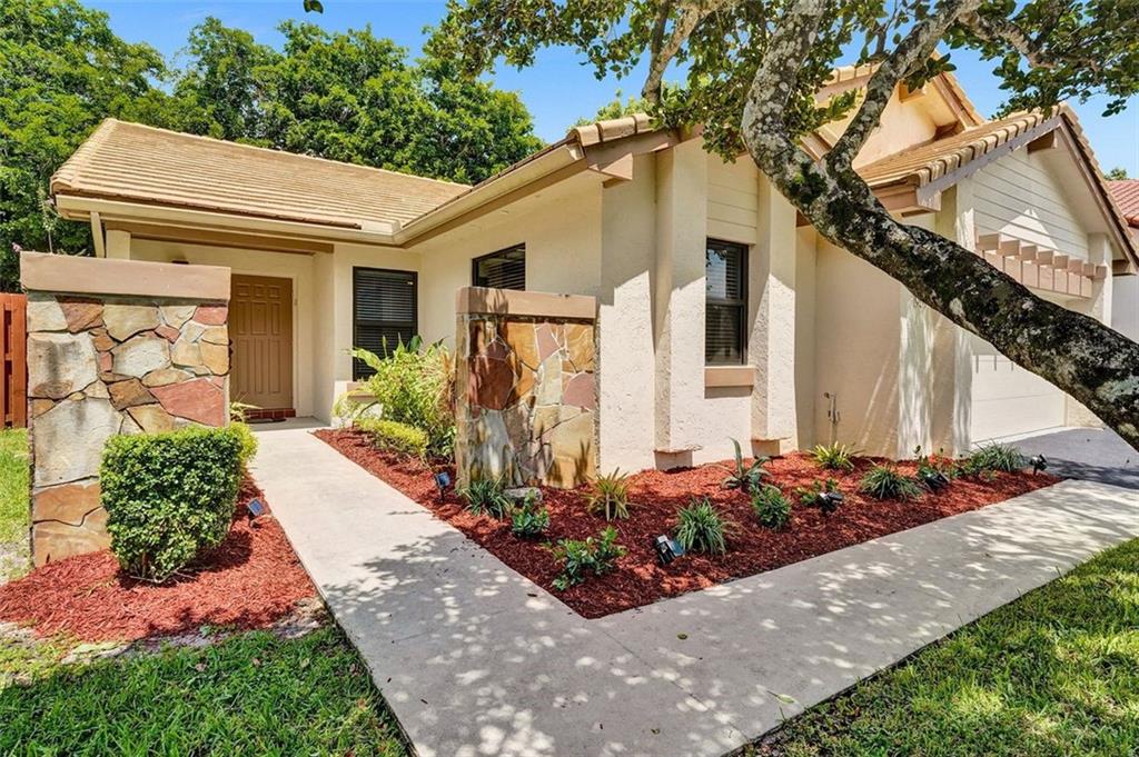 Country Isles Patio PH 3 - Residential