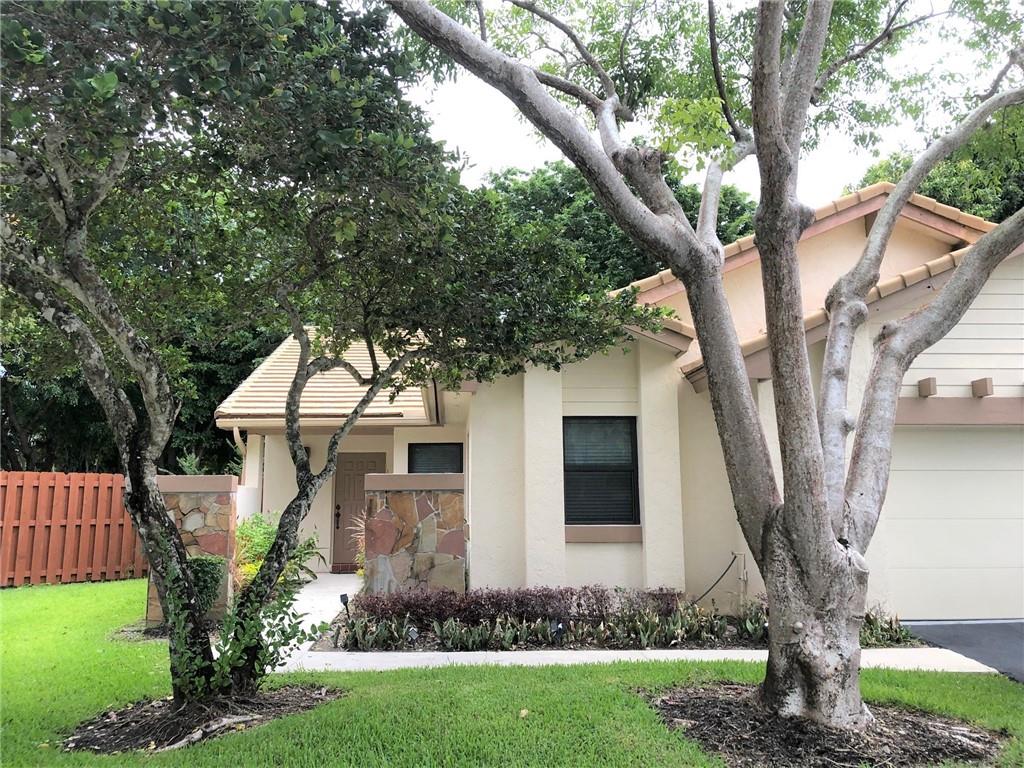 Country Isles Patio PH 3 - Residential