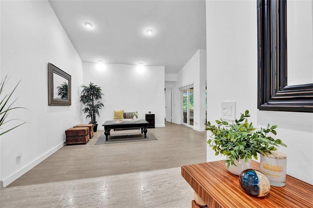 Country Isles Patio PH 3 - Residential