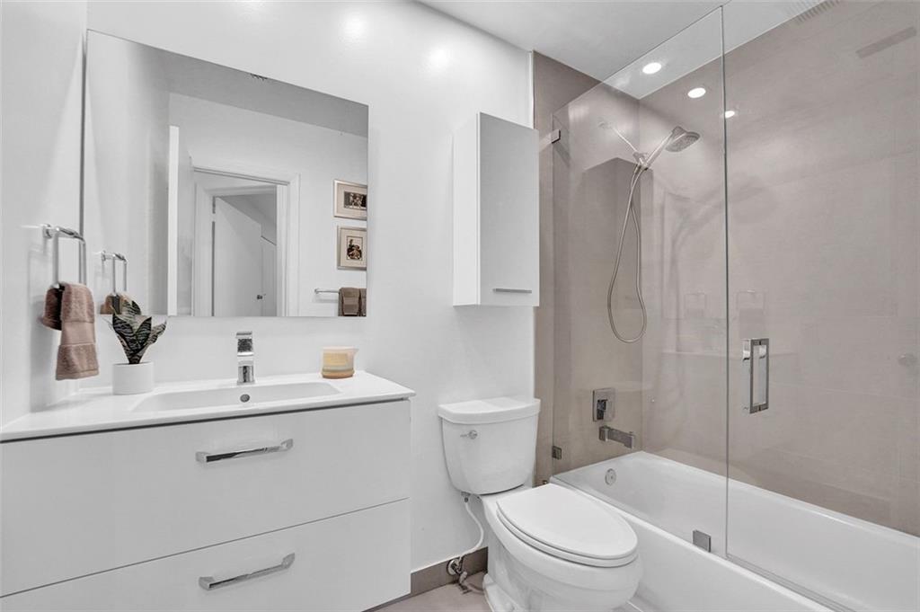 Country Isles Patio PH 3 - Residential