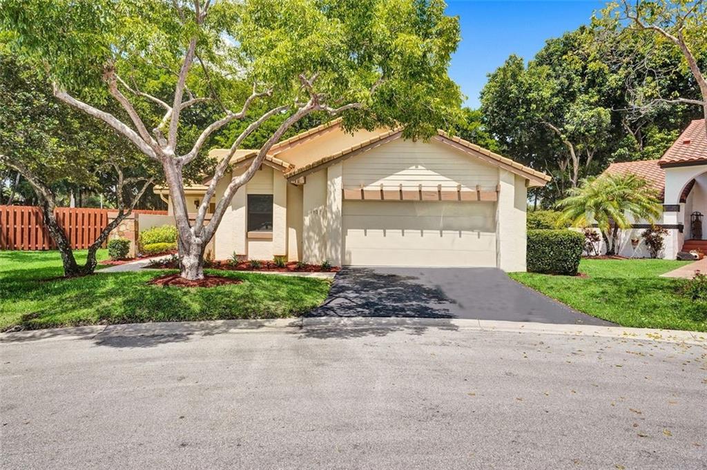 Country Isles Patio PH 3 - Residential