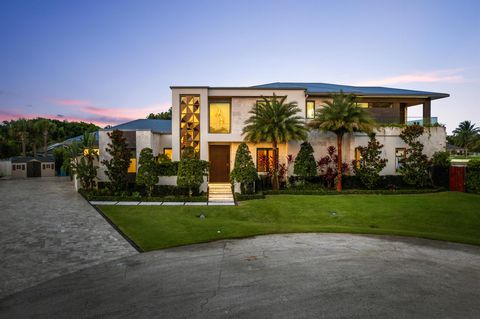 907 SW 37th Court Boynton Beach FL 33435