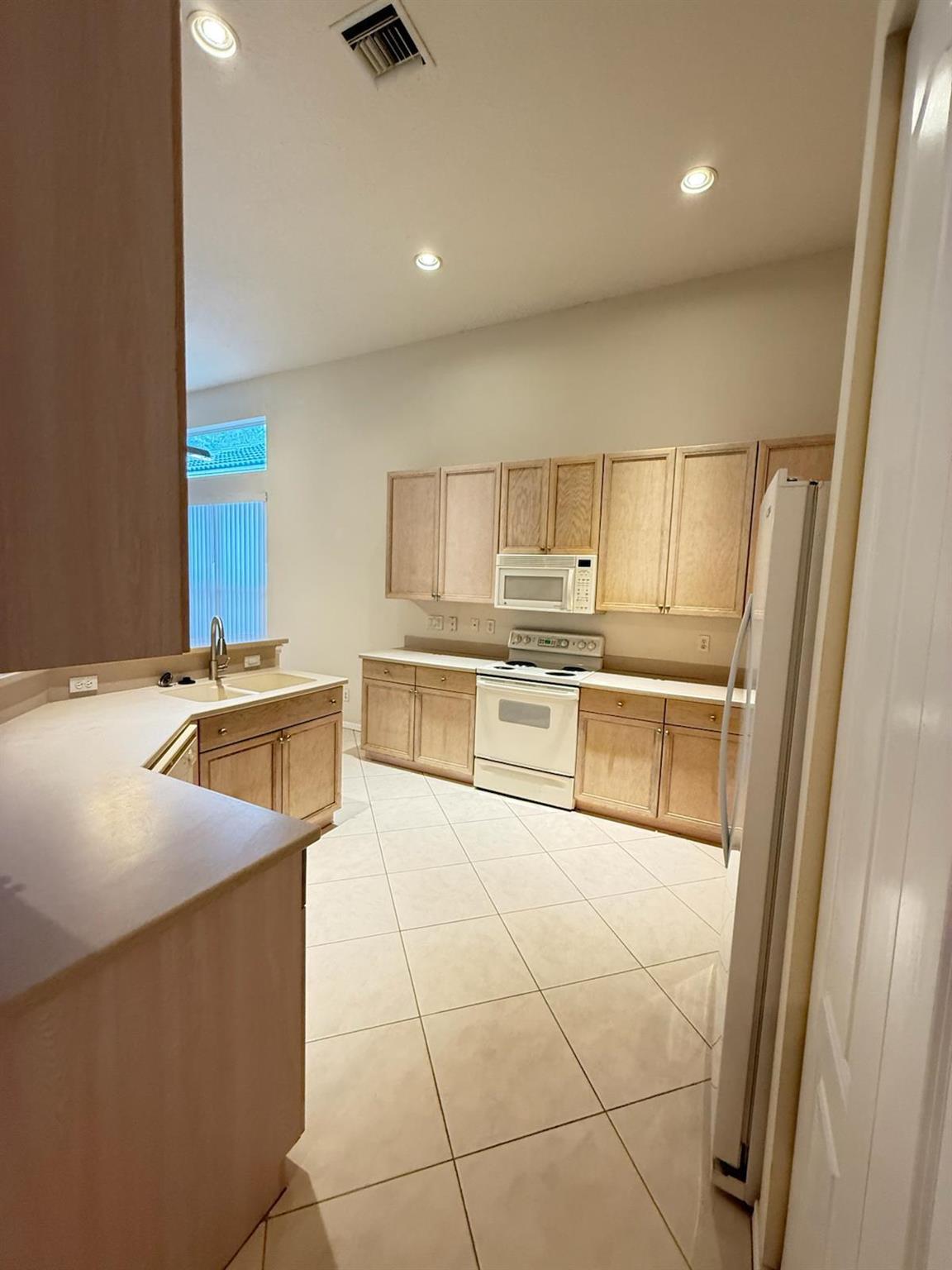 MIZNER FALLS - Residential