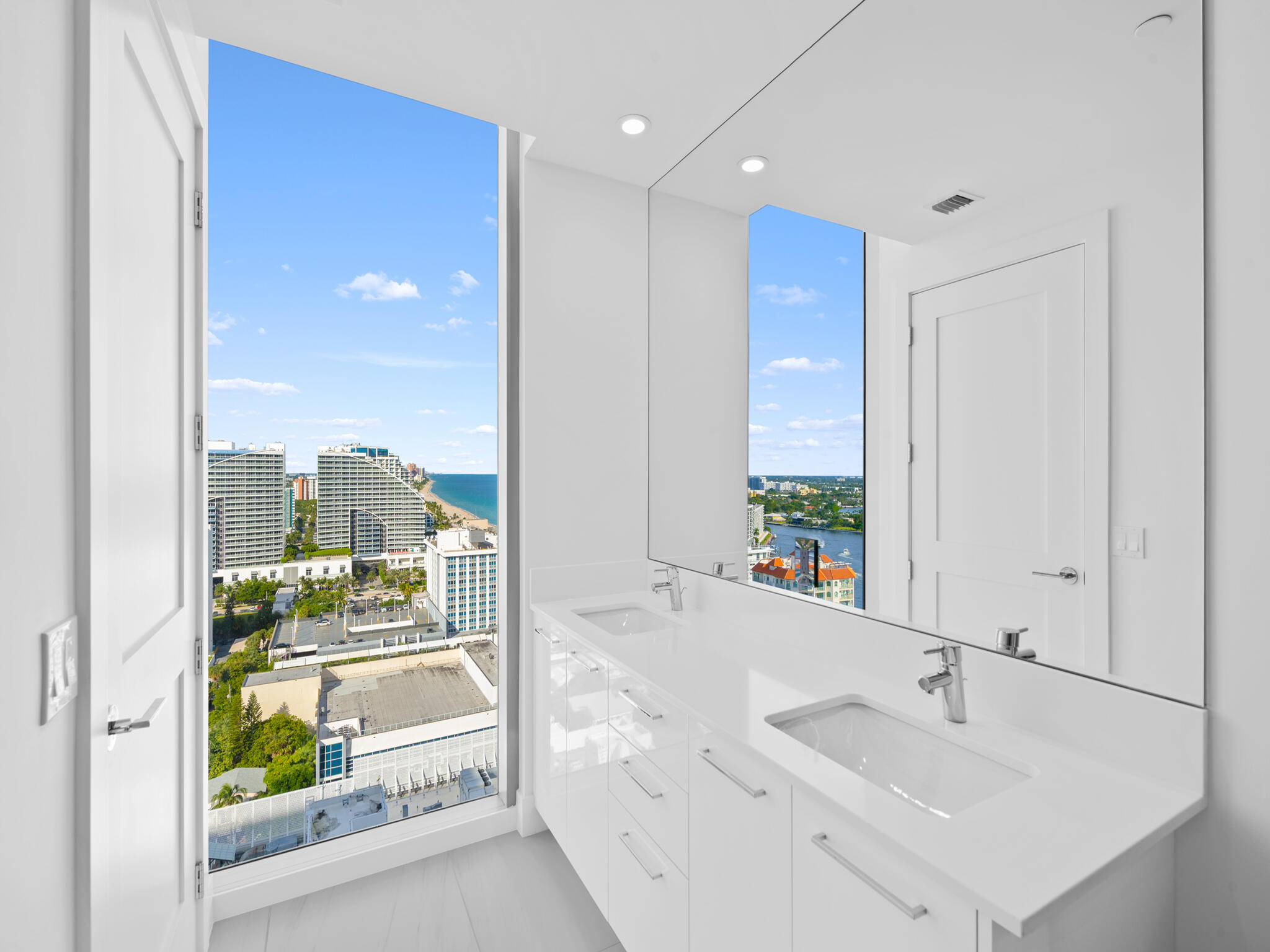 Selene Oceanfront - Residential Lease