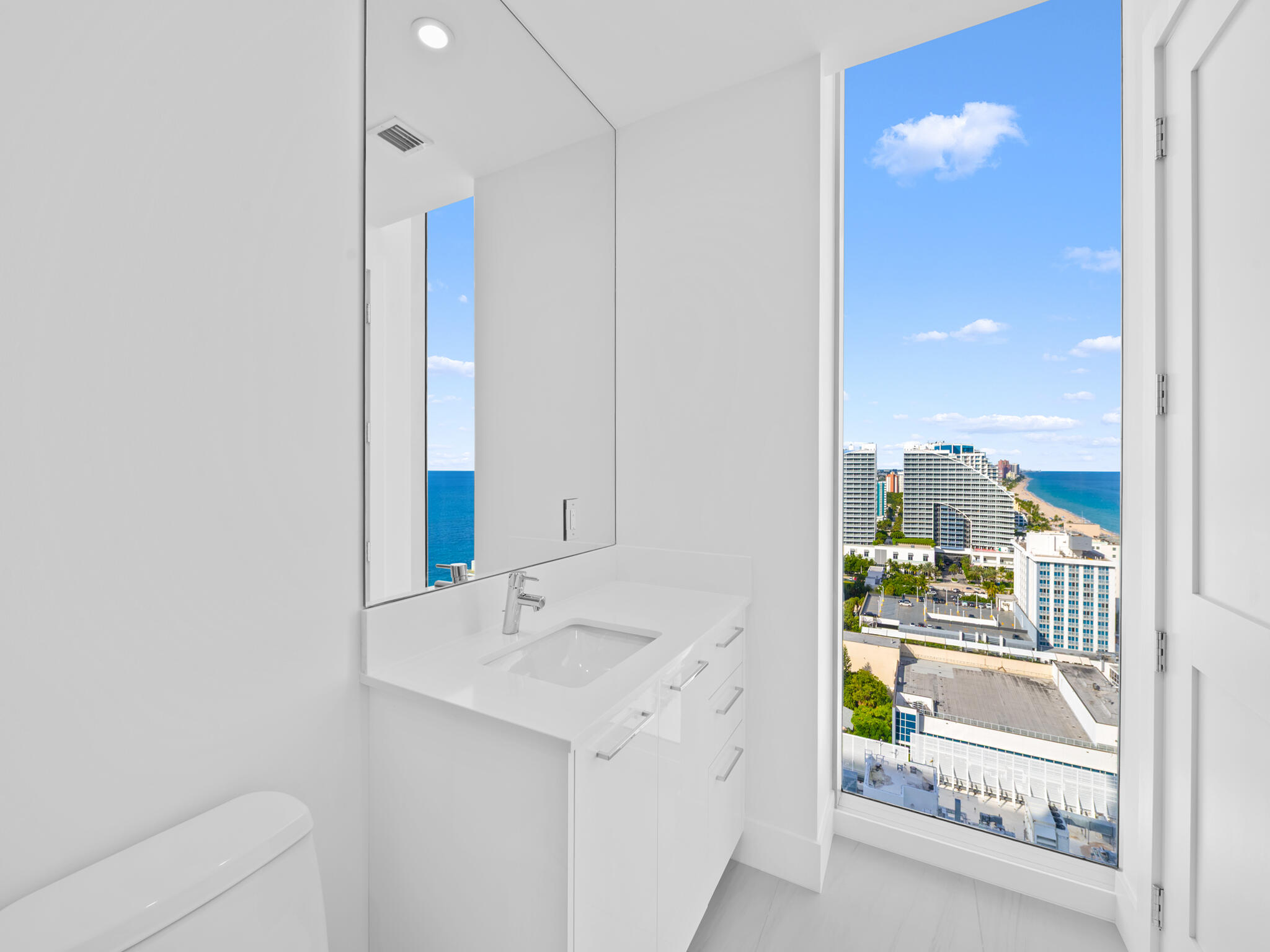 Selene Oceanfront - Residential Lease