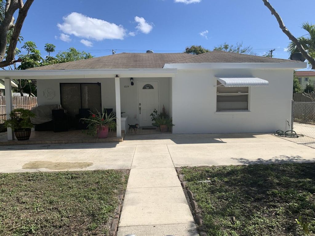 Photo of 1024 S N Street St, Lake Worth Beach, FL 33460 (MLS # R10776137)