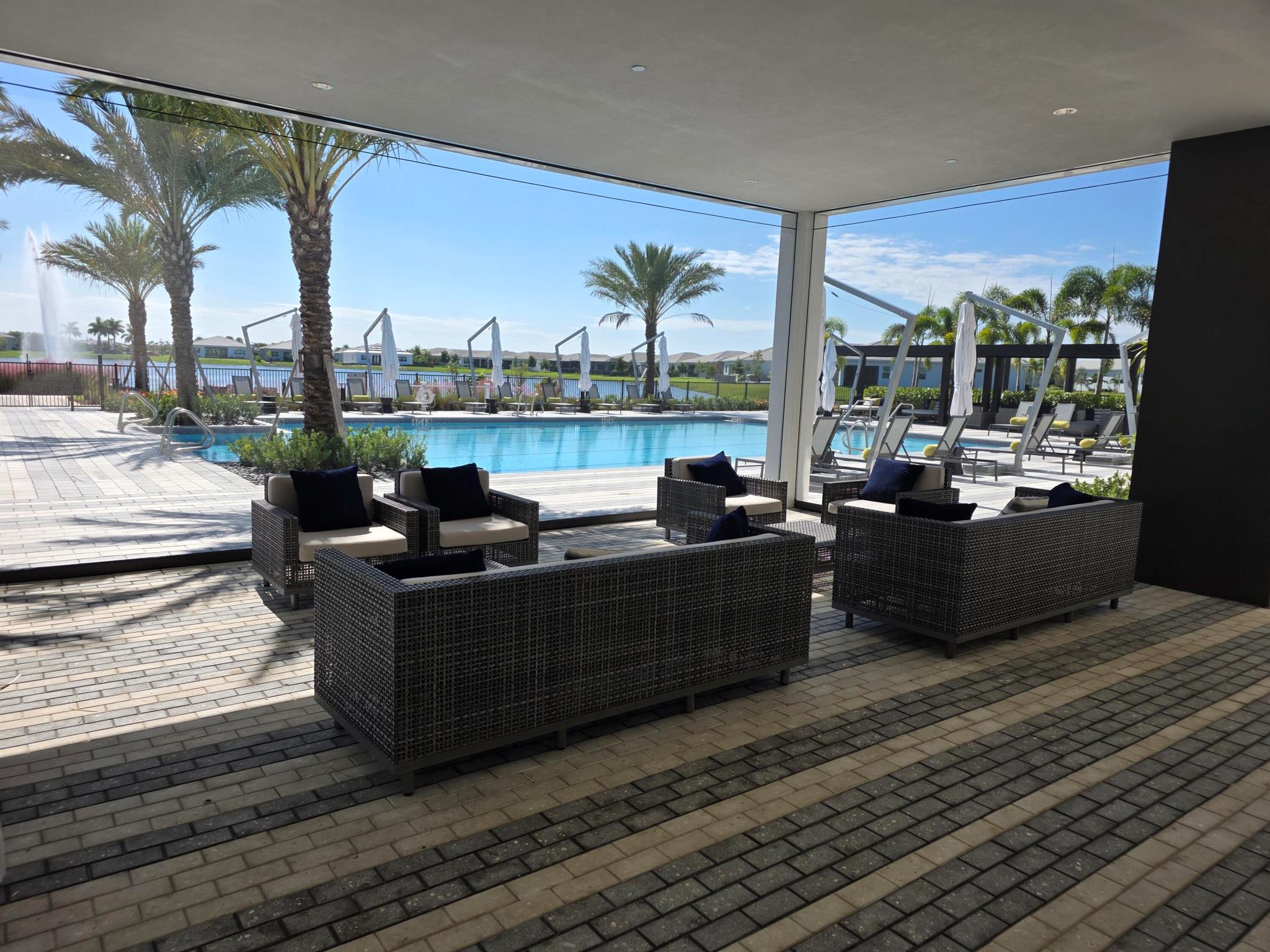 TELARO AT SOUTHERN GROVE - Residential