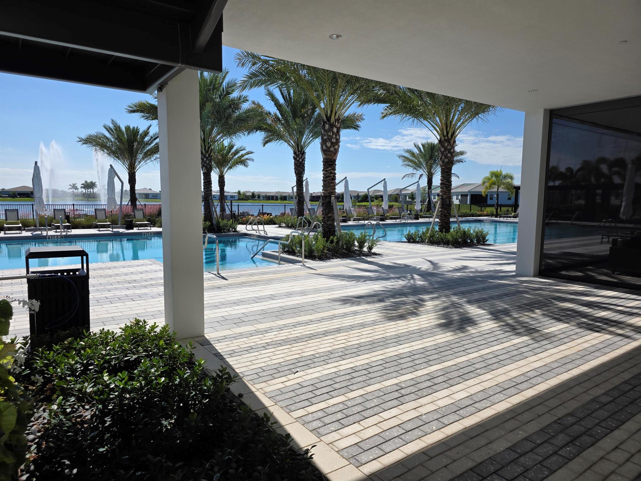 TELARO AT SOUTHERN GROVE - Residential