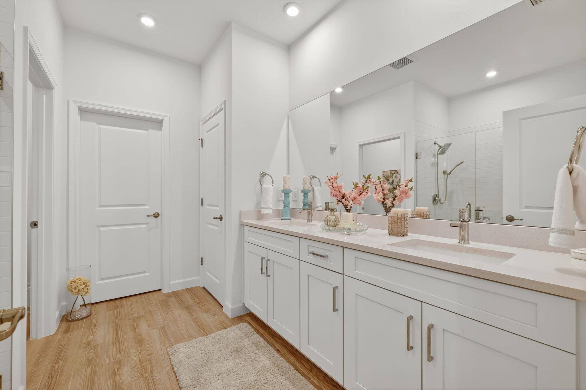 TELARO AT SOUTHERN GROVE - Residential