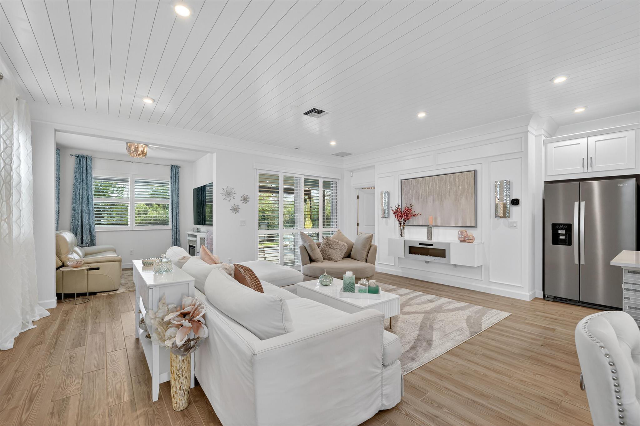 TELARO AT SOUTHERN GROVE - Residential