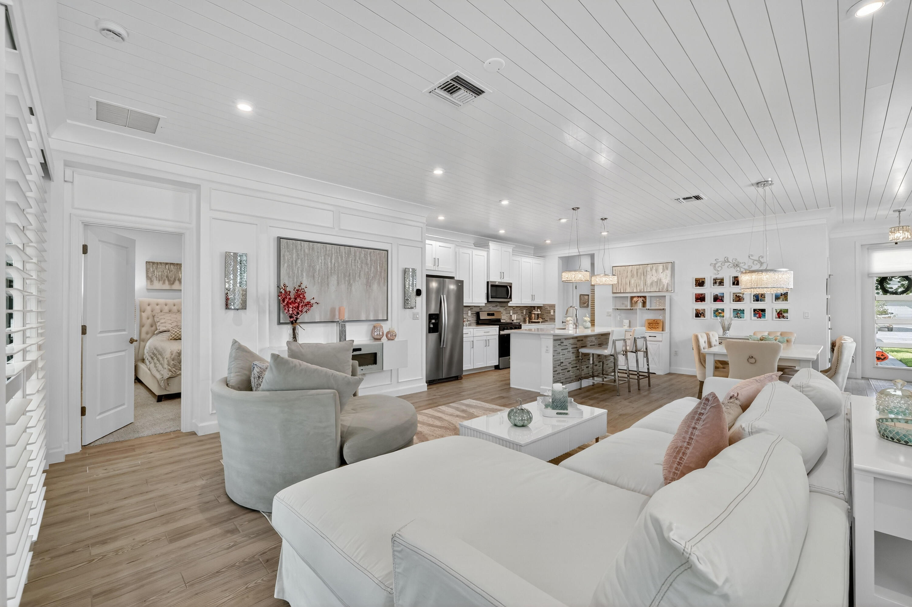 TELARO AT SOUTHERN GROVE - Residential