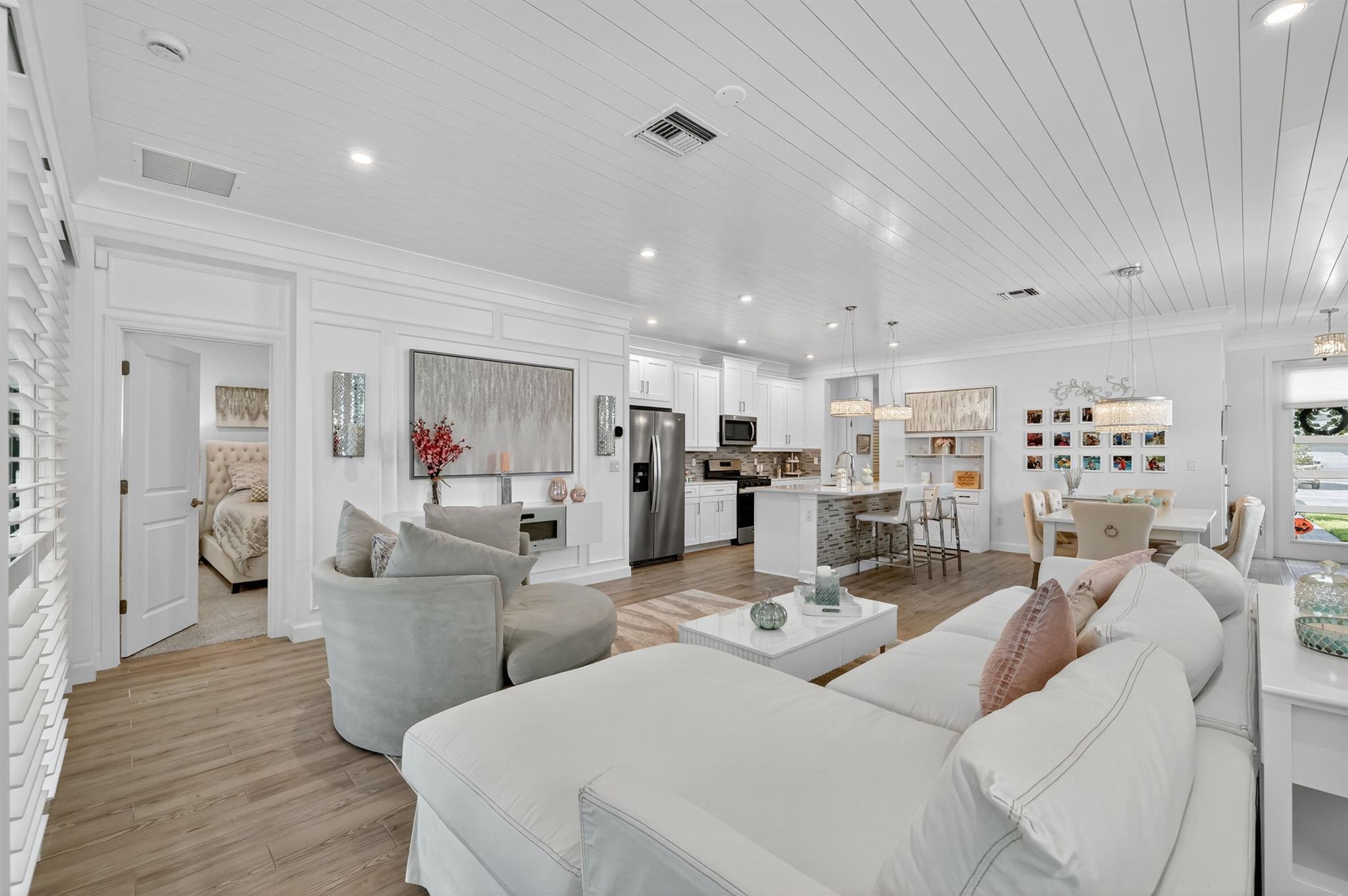 TELARO AT SOUTHERN GROVE - Residential