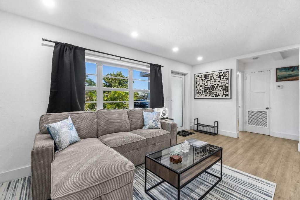 Photo of 814 Franklin Road, West Palm Beach, FL 33405 (MLS # R11093016)