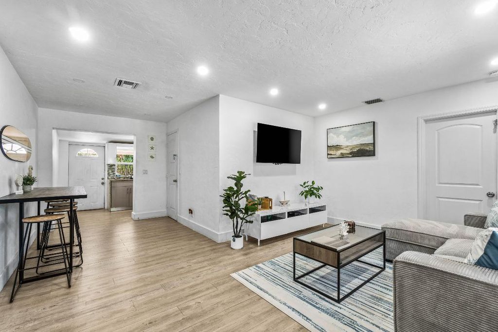 Photo of 814 Franklin Road, West Palm Beach, FL 33405 (MLS # R11093016)