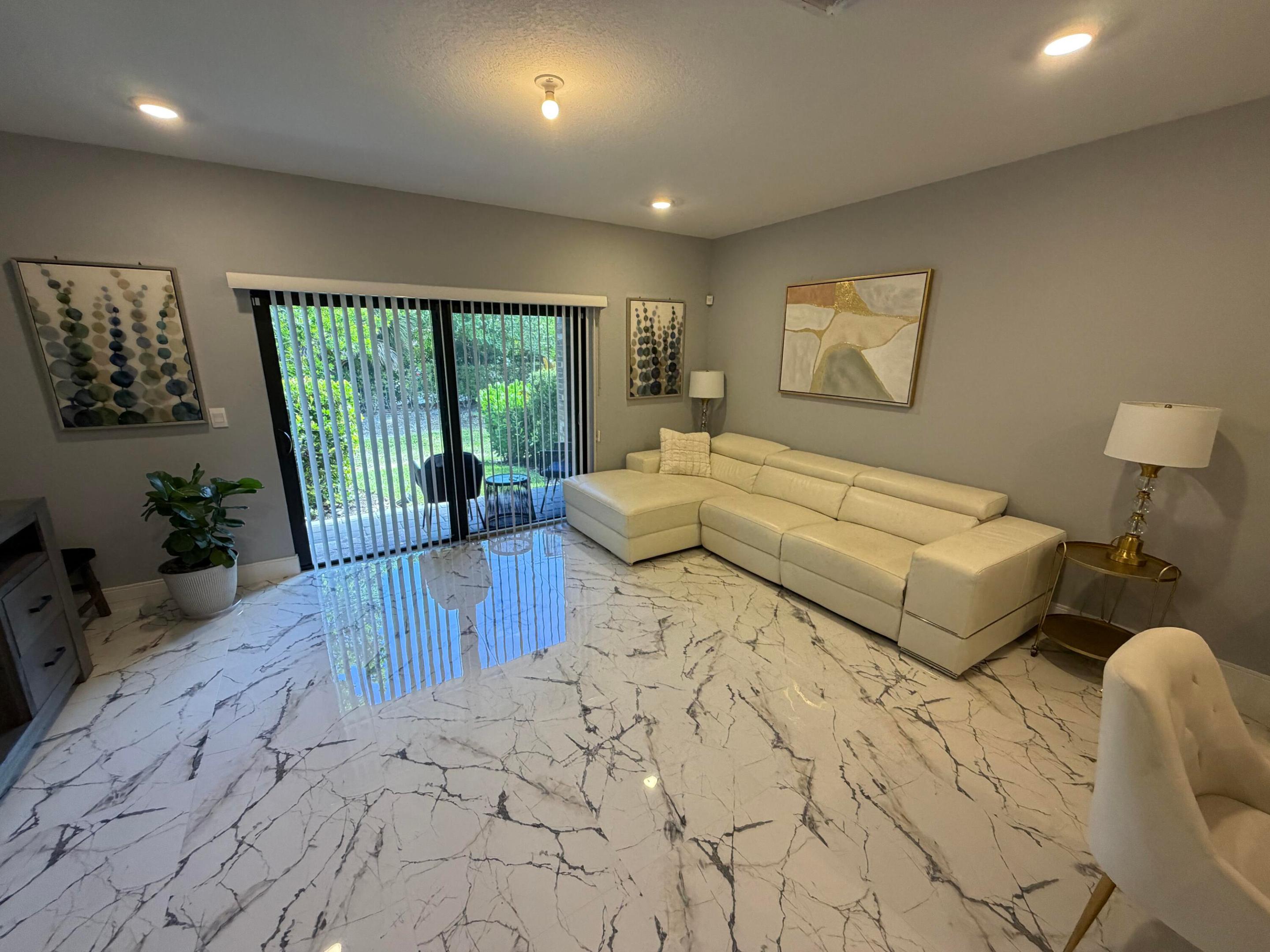 178 SE 5th Court SE