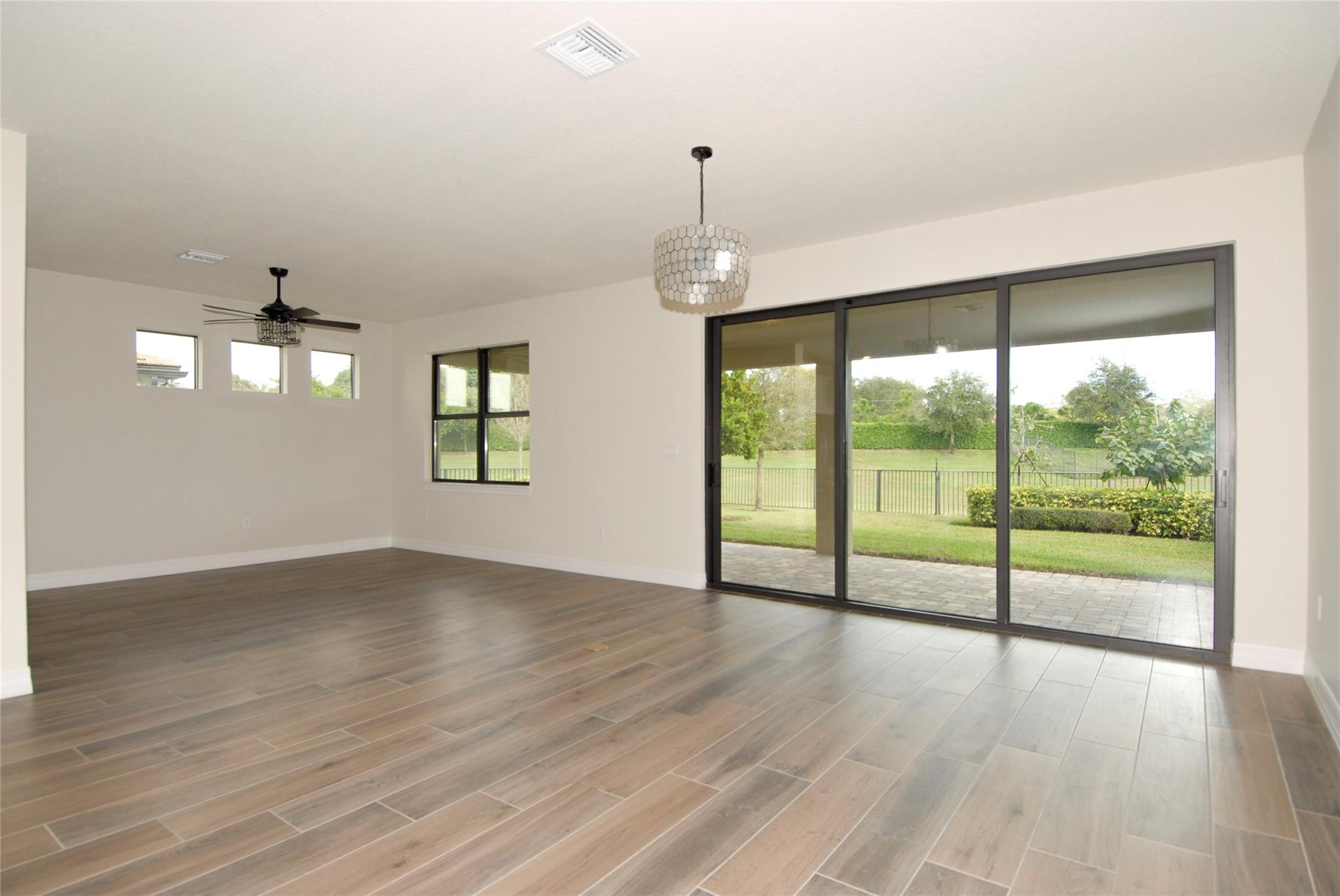 Oak Tree Prop Redev - Residential Lease