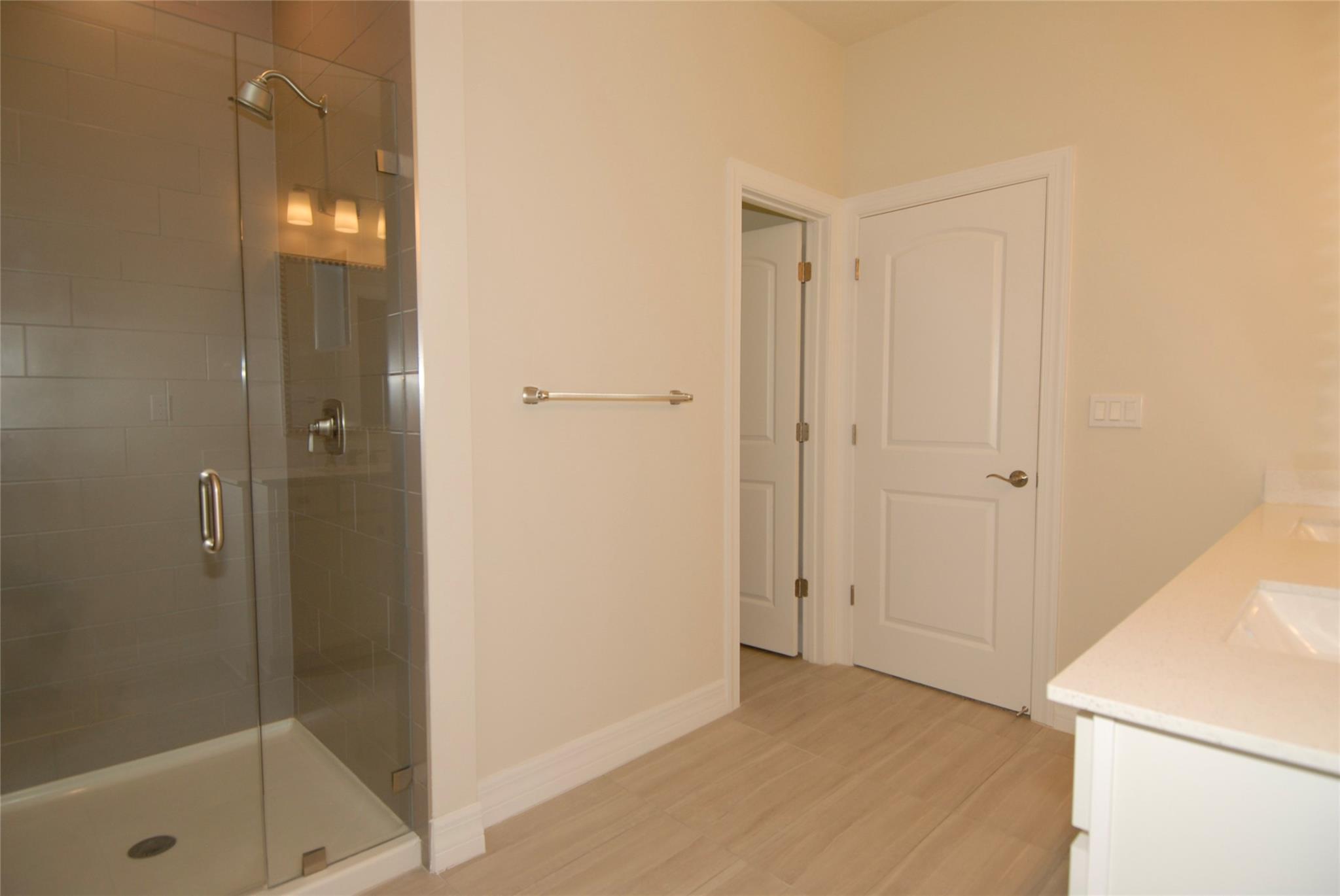 Oak Tree Prop Redev - Residential Lease