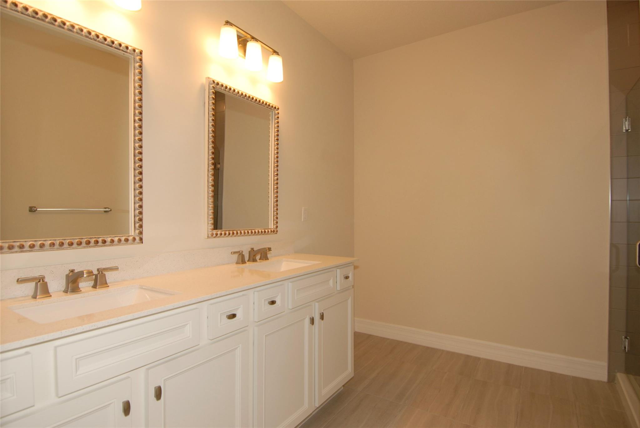 Oak Tree Prop Redev - Residential Lease