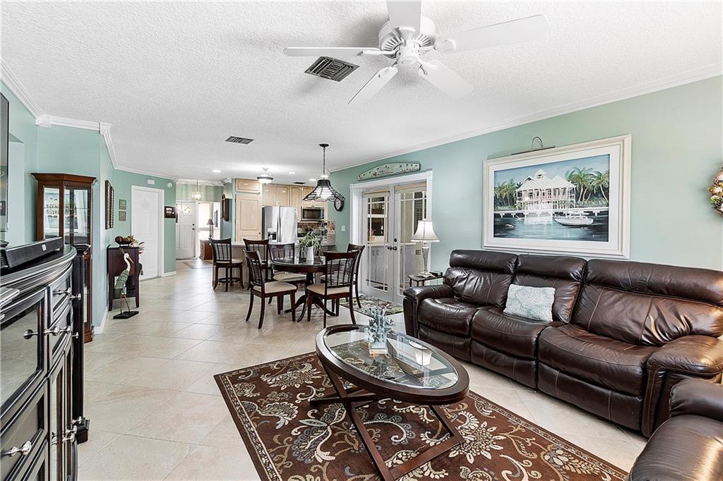 ORANGE TREE - Residential