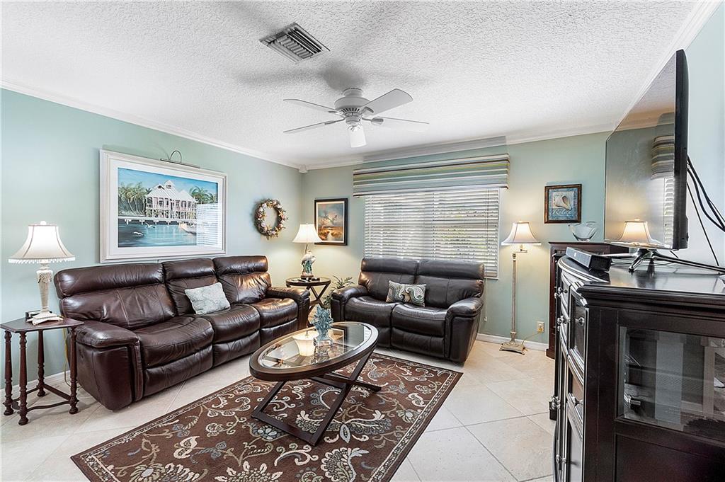 ORANGE TREE - Residential