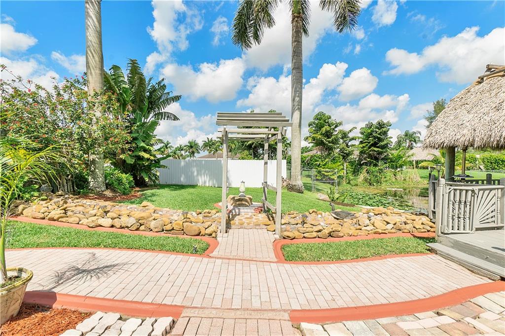 ORANGE TREE - Residential