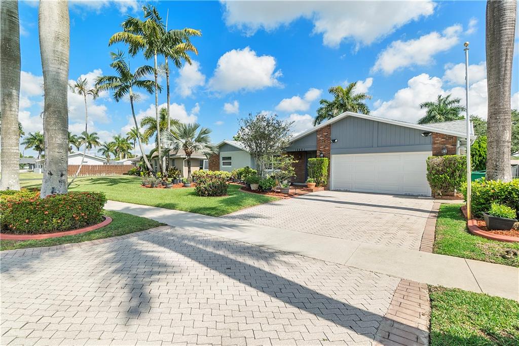 ORANGE TREE - Residential