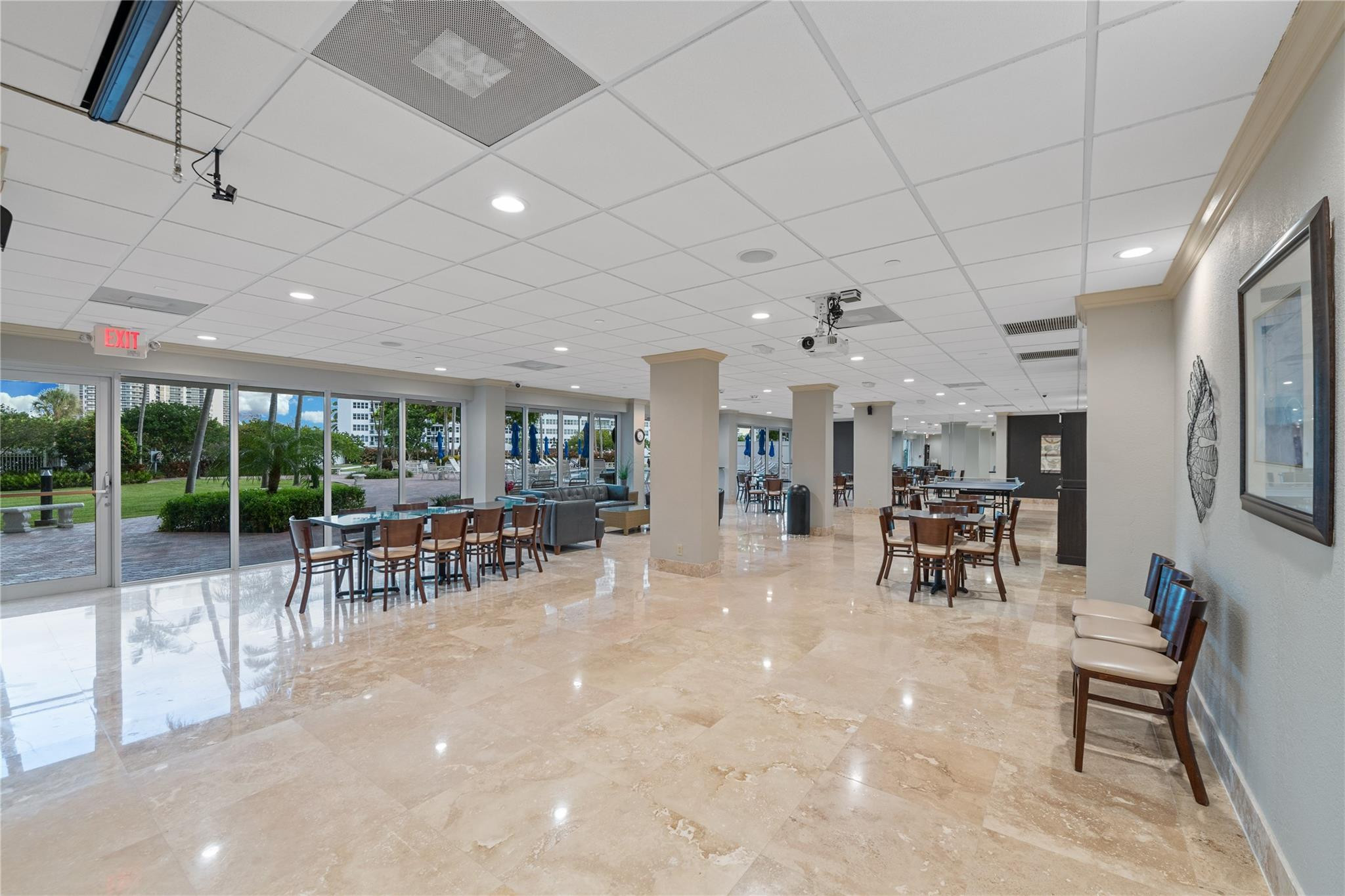 Coral Ridge Towers East - Residential