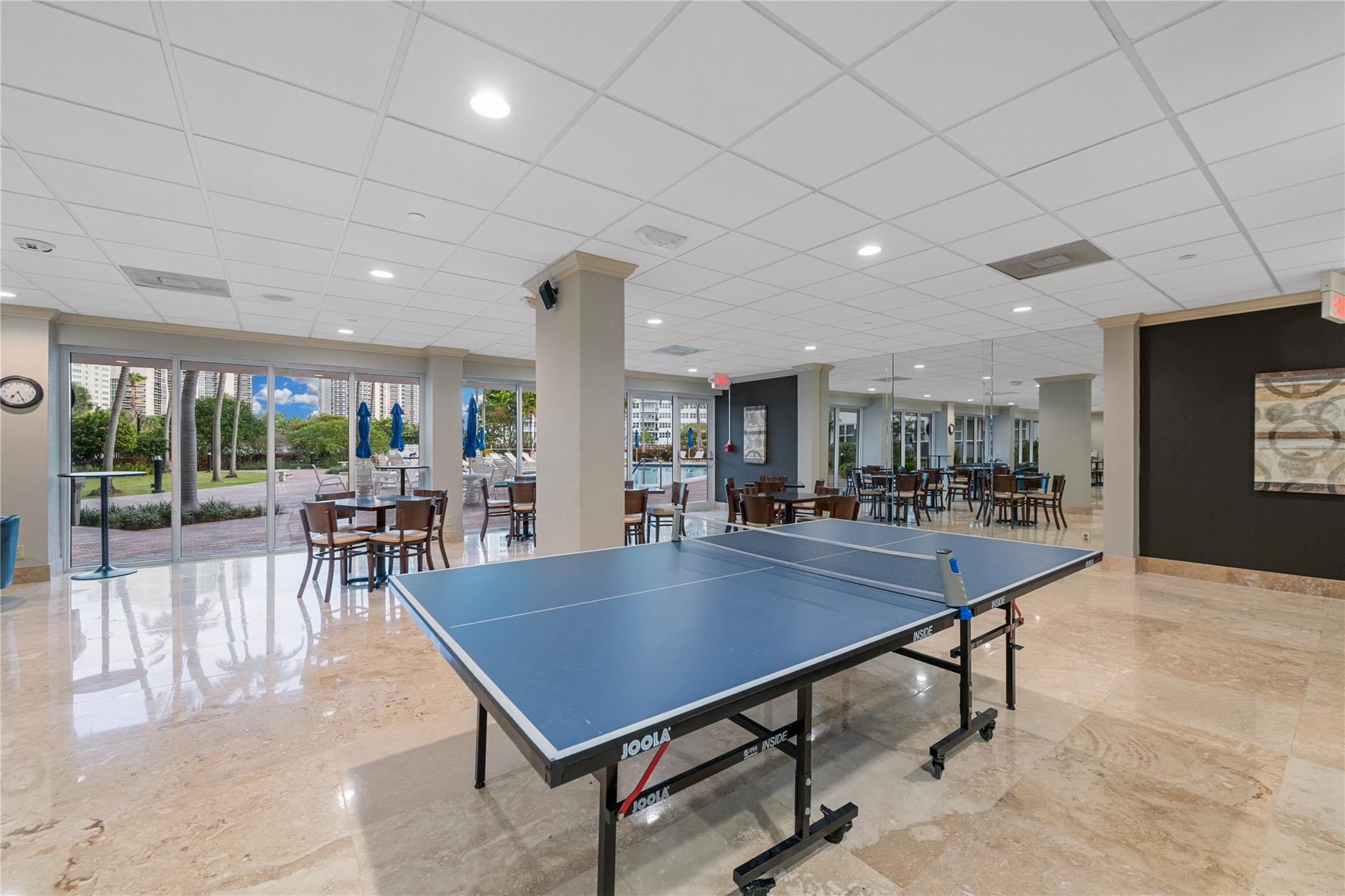 Coral Ridge Towers East - Residential