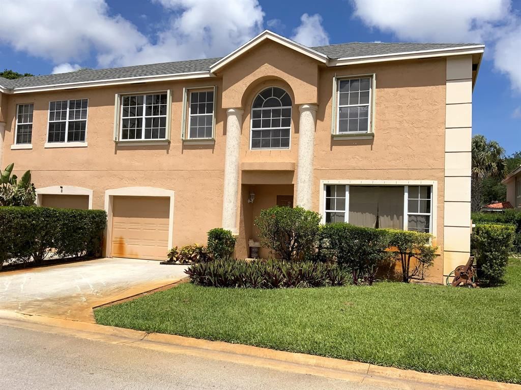 Photo of 277 Live Oak Lane, Jupiter, FL 33458 (MLS # R10882291)