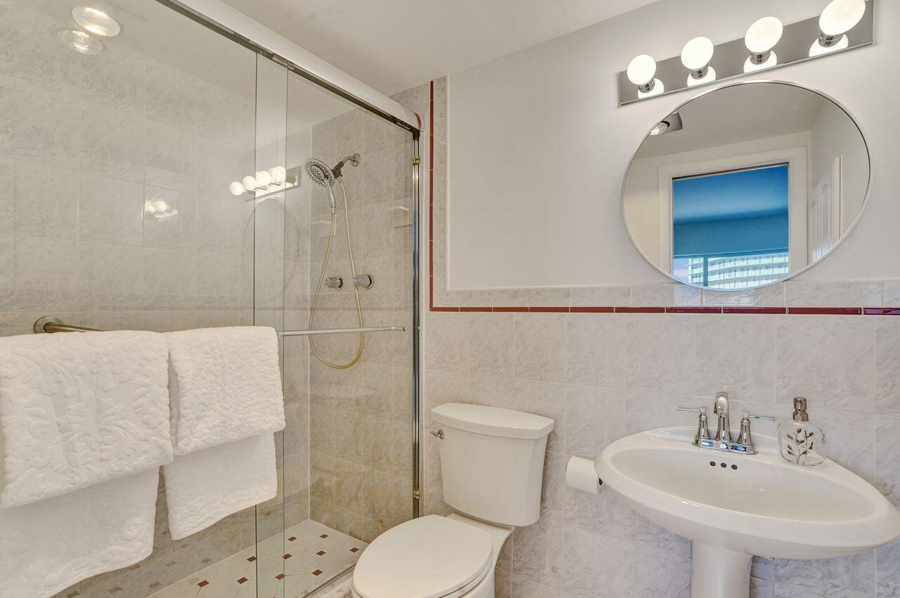 PENTHOUSE HIGHLANDS CONDO - Residential