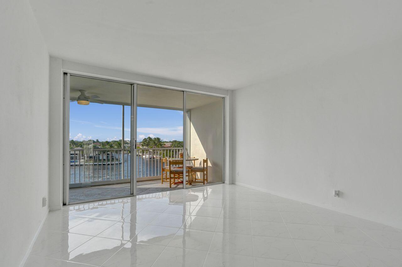 PENTHOUSE HIGHLANDS CONDO - Residential