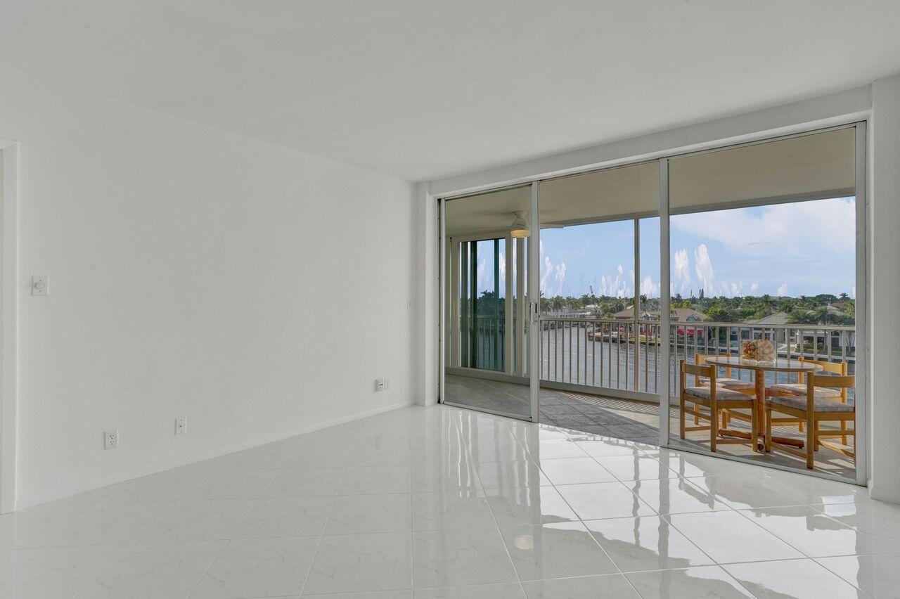 PENTHOUSE HIGHLANDS CONDO - Residential