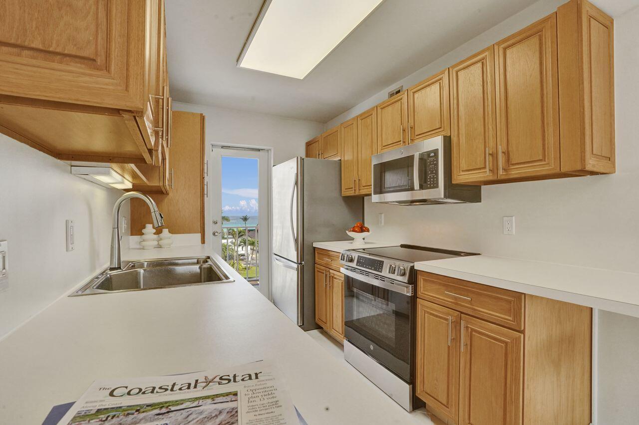 PENTHOUSE HIGHLANDS CONDO - Residential