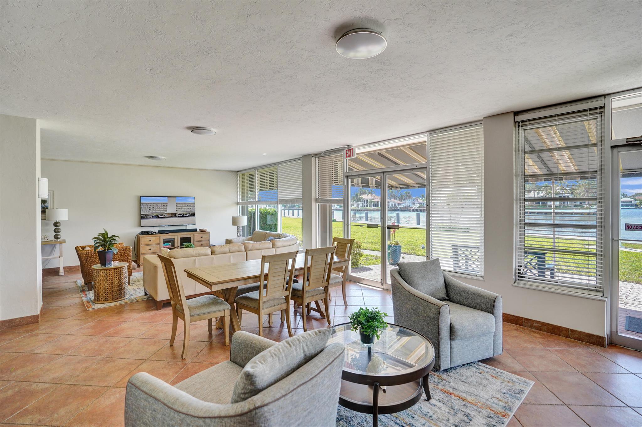 PENTHOUSE HIGHLANDS CONDO - Residential