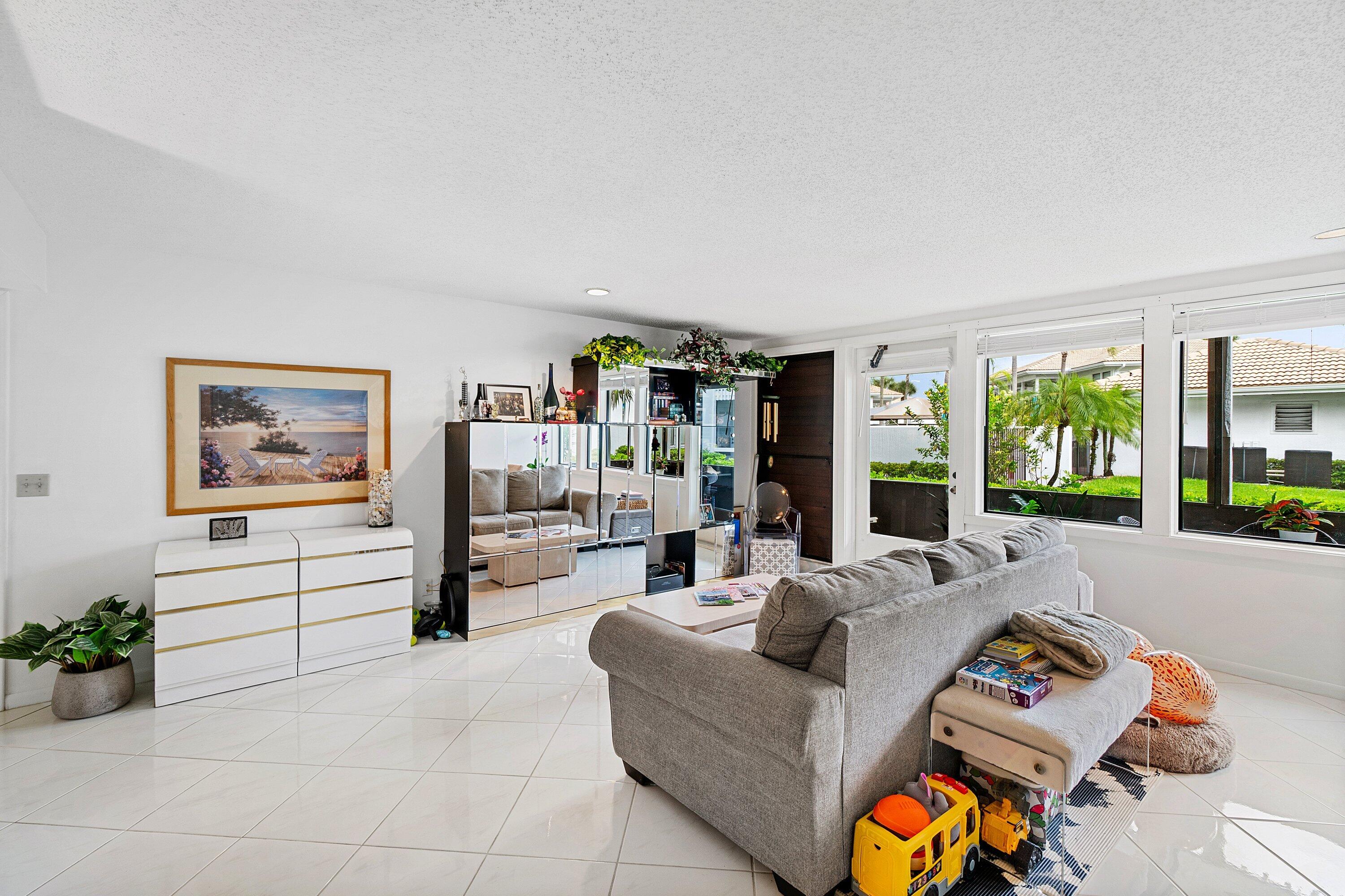 20045 Boca W Drive, Boca Raton, FL, 33434/$449,000 1 20045 Boca W Drive
