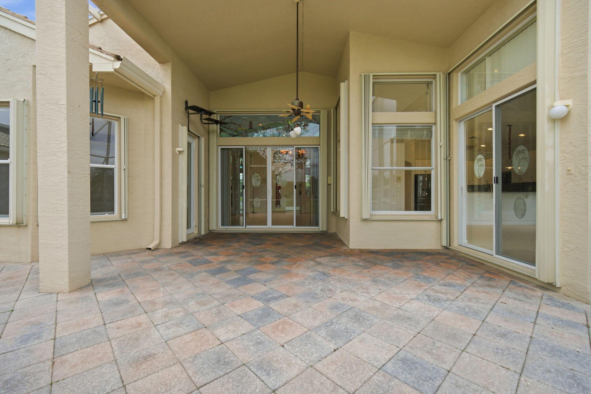 VALENCIA SHORES 1 - Residential