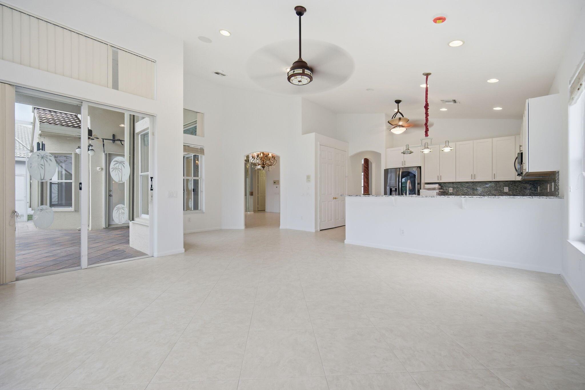 VALENCIA SHORES 1 - Residential