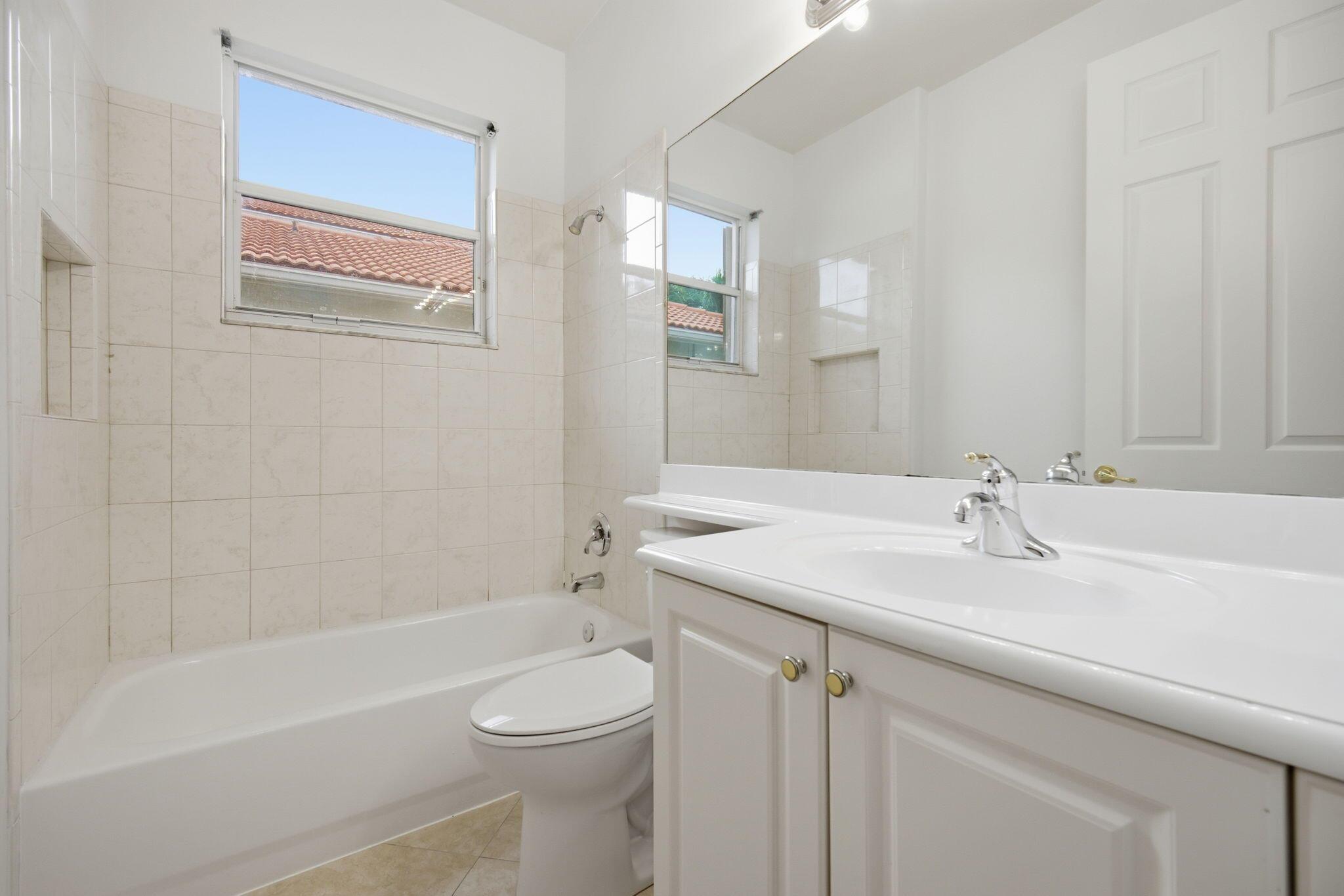 VALENCIA SHORES 1 - Residential