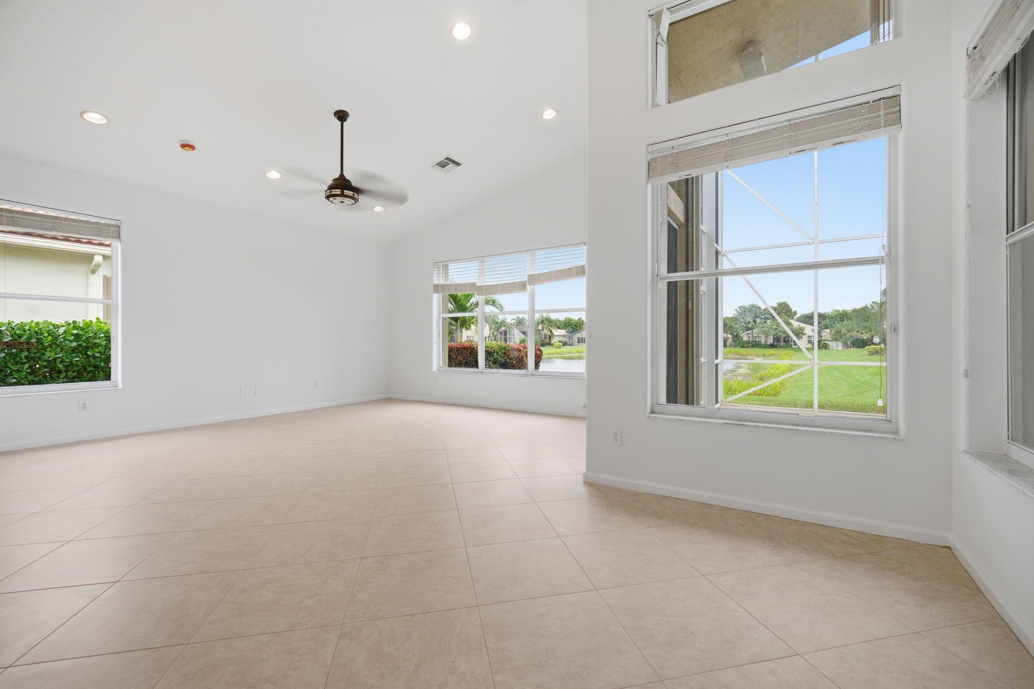 VALENCIA SHORES 1 - Residential