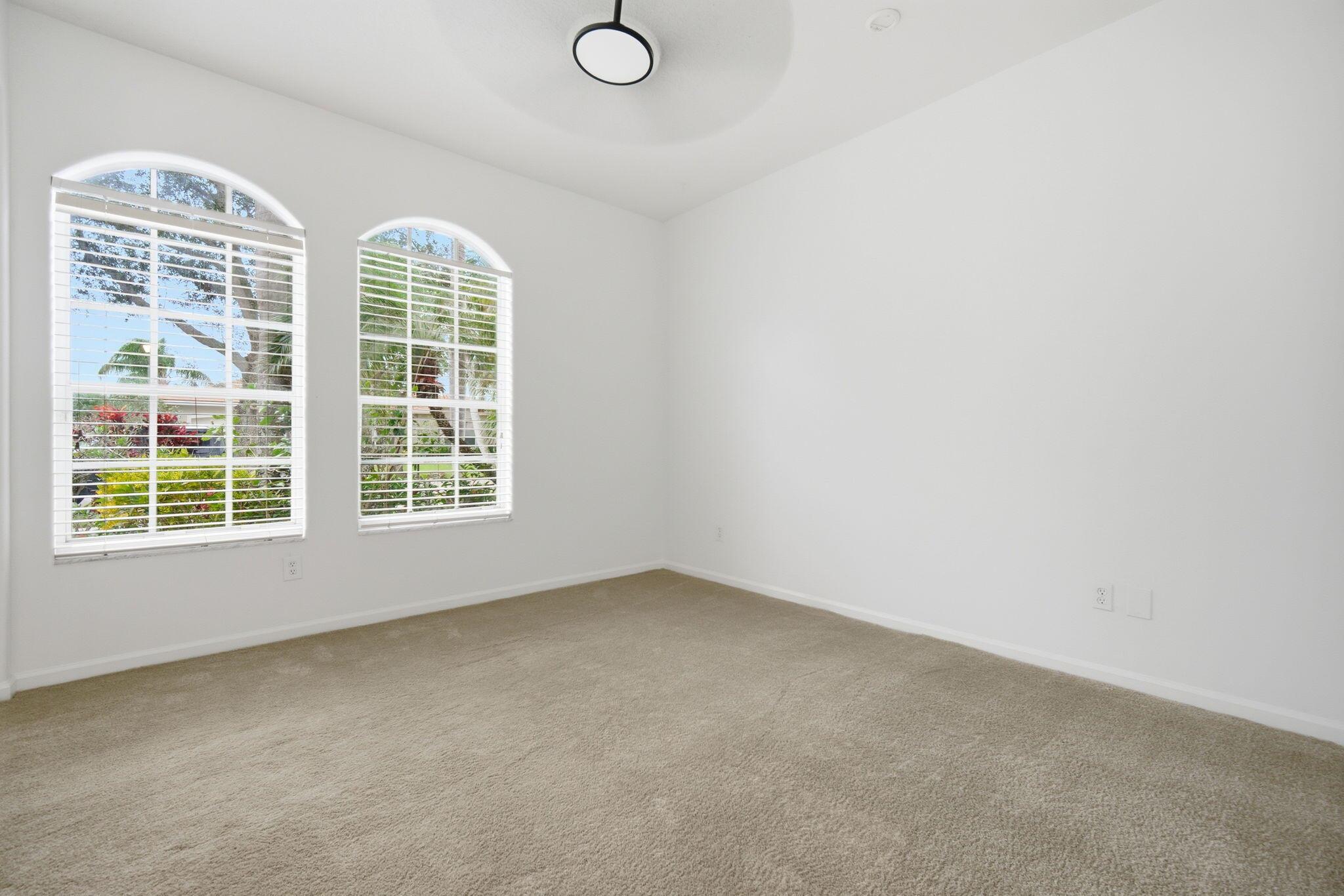 VALENCIA SHORES 1 - Residential