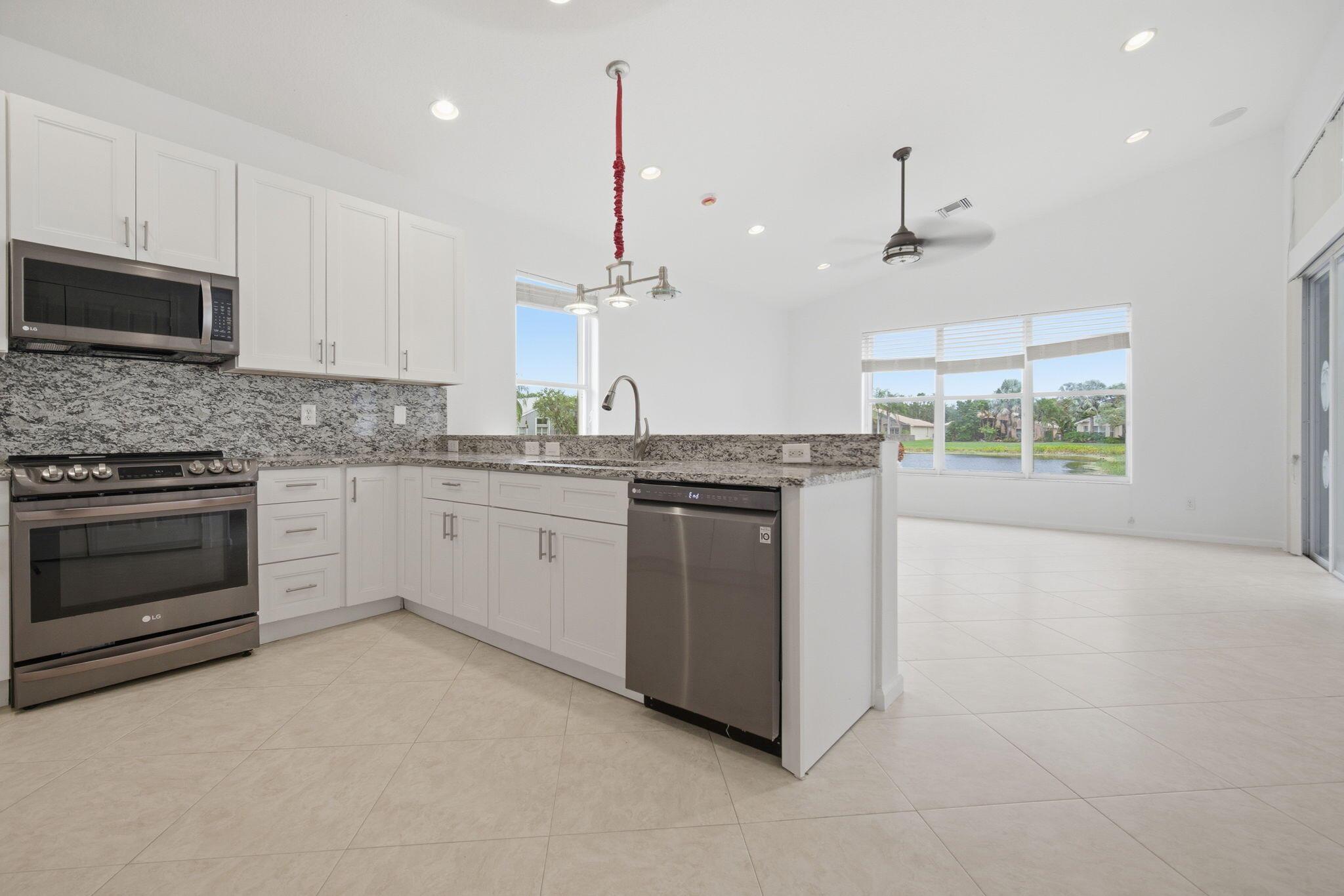 VALENCIA SHORES 1 - Residential