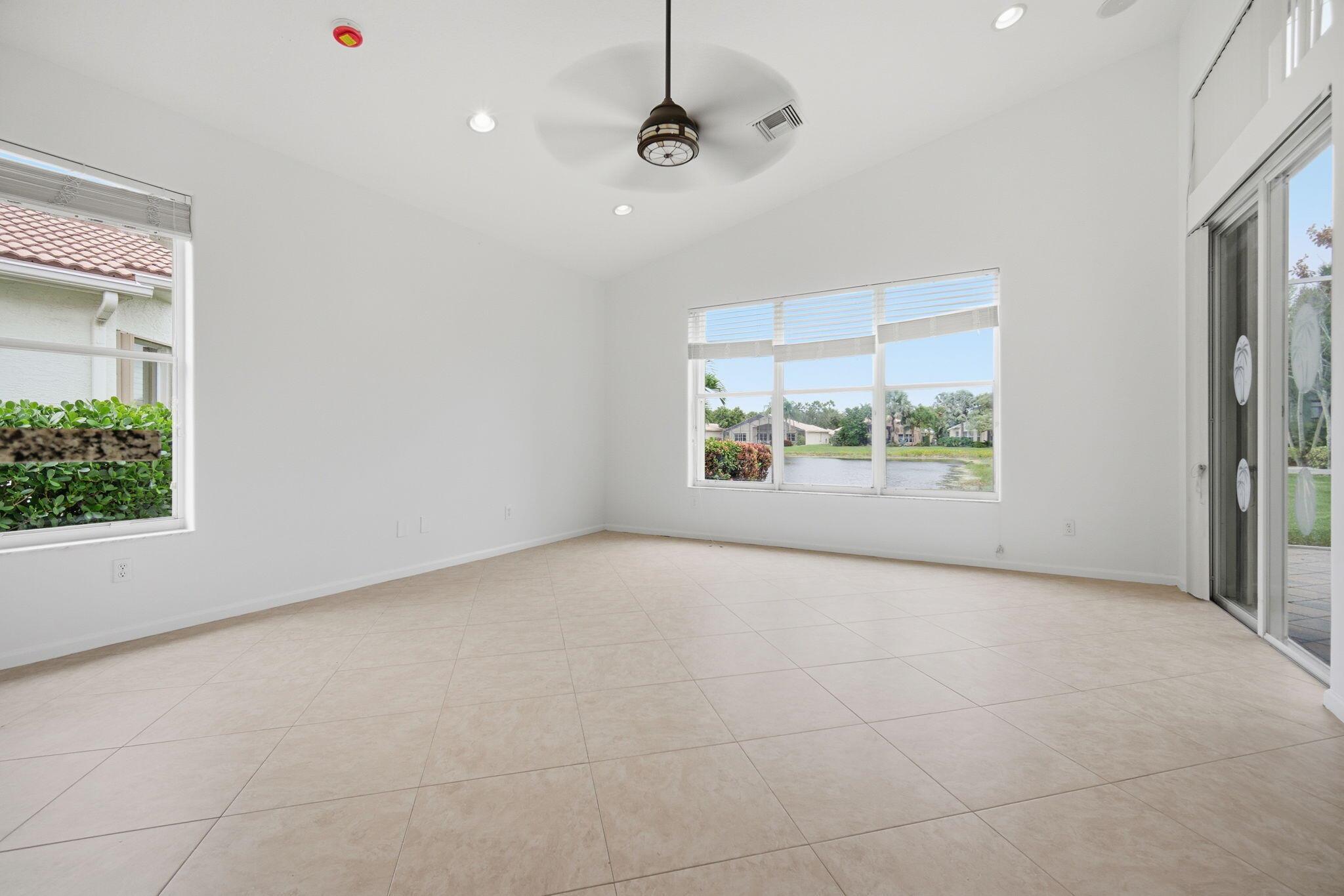 VALENCIA SHORES 1 - Residential