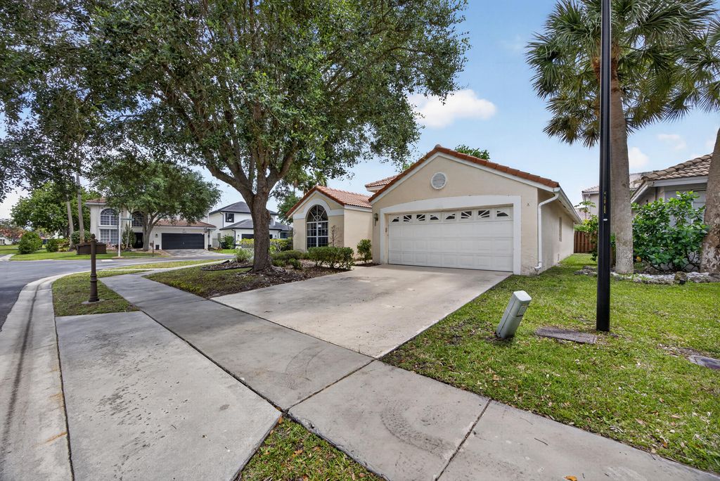 Photo of 10870 Old Bridgeport Lane, Boca Raton, FL 33498 (MLS # B26020130)