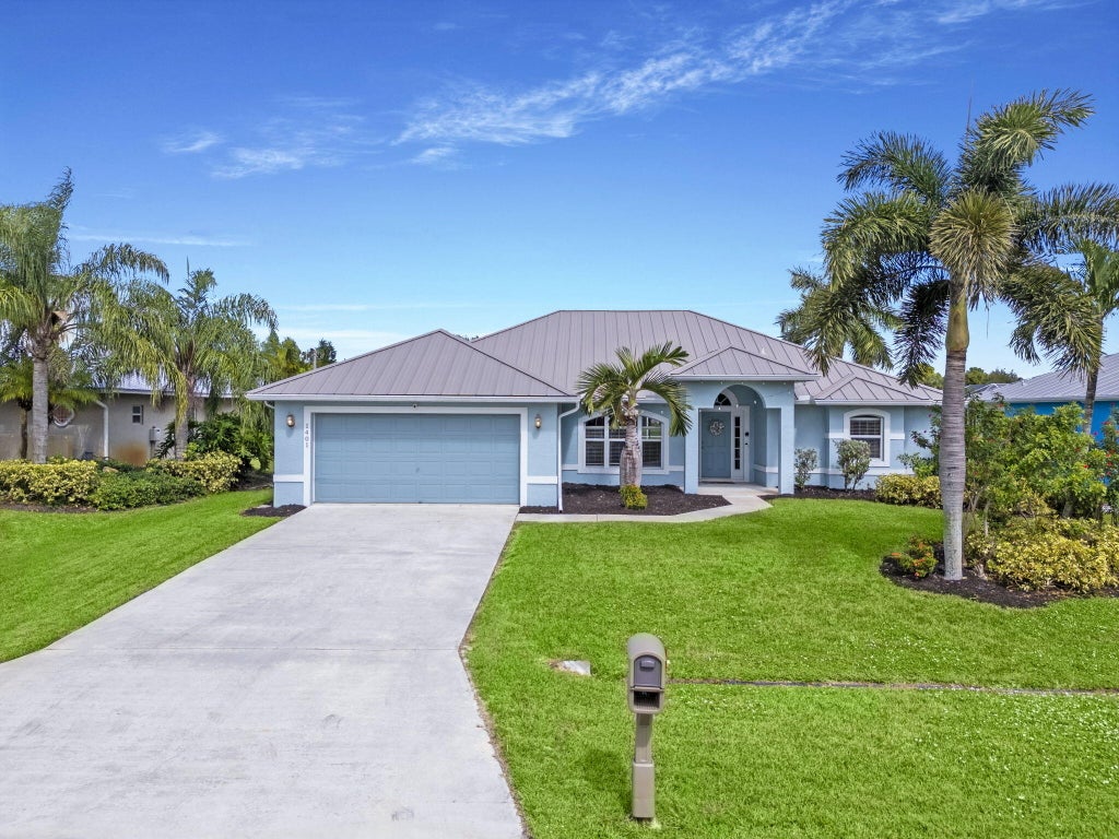 Photo of 1401 SW Abingdon Avenue, Port Saint Lucie, FL 34953 (MLS # R11134317)