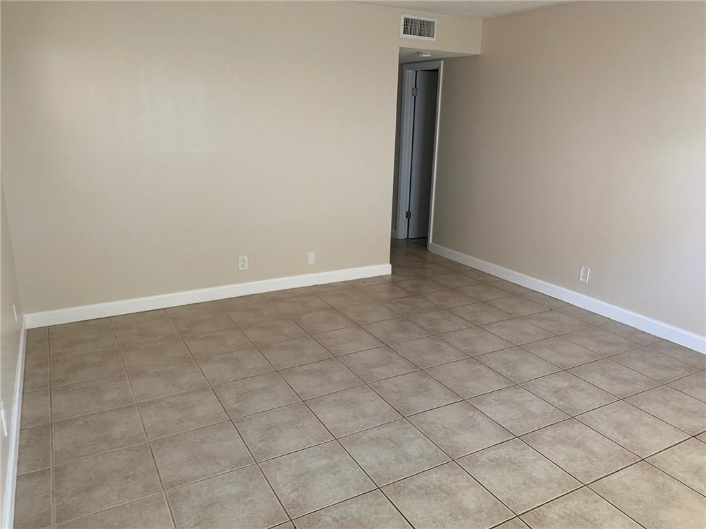 206 SW 1ST ST J-4