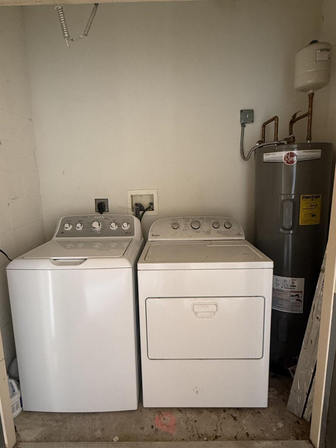 CASTLE PINES CONDOMINIUM - Residential Lease