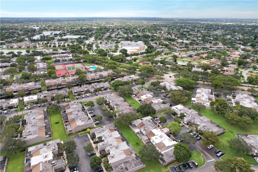 VILLAS LAKES - Residential