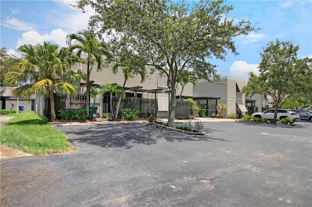 VILLAS LAKES - Residential