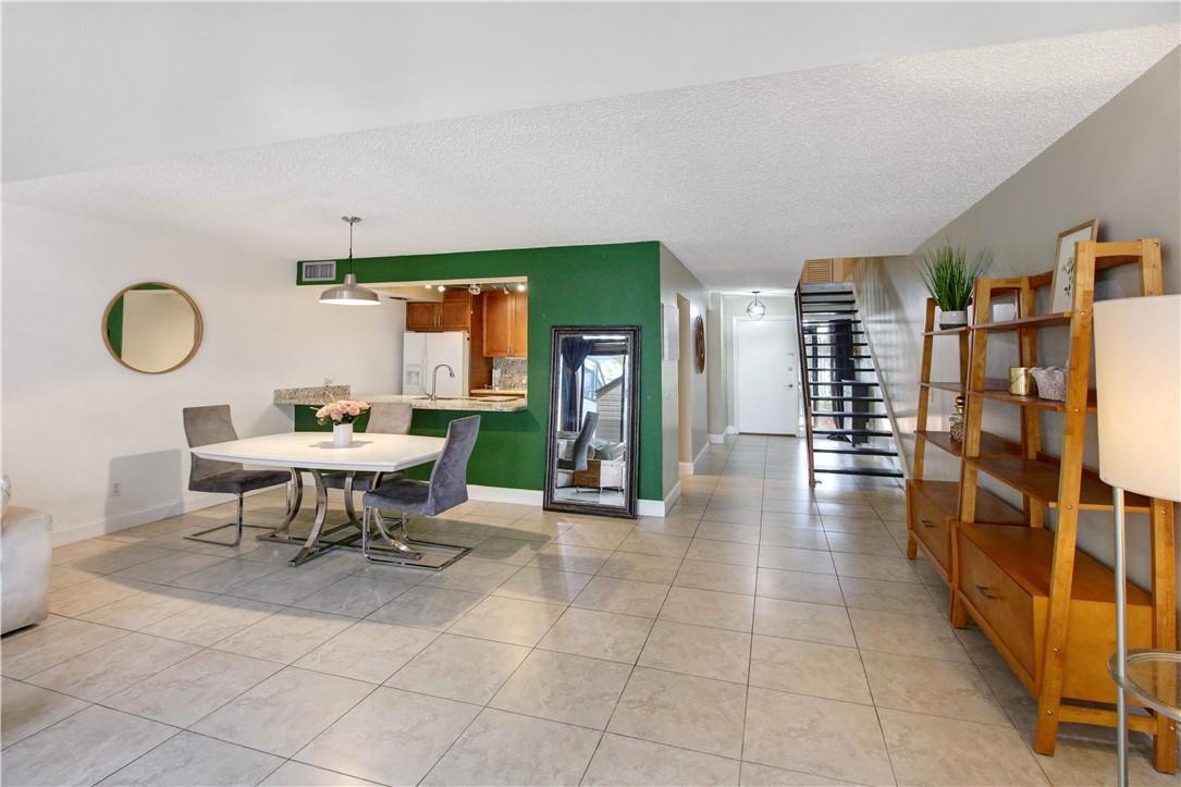 VILLAS LAKES - Residential