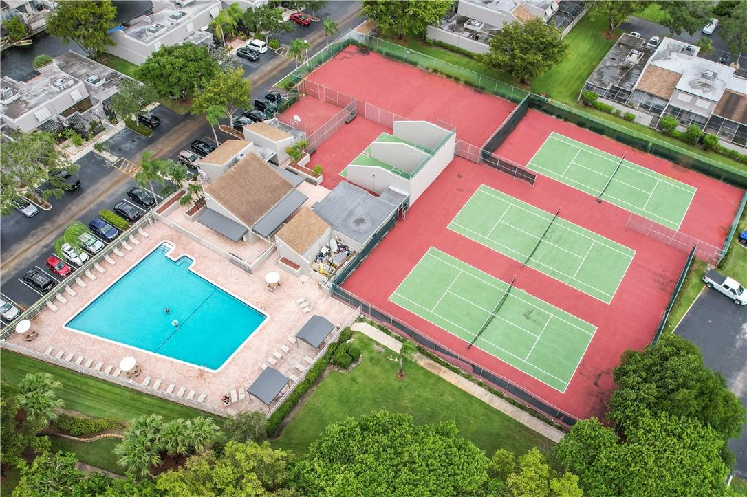 VILLAS LAKES - Residential